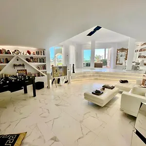 https://espectacular-hogar-en-la-playa.1costadelsol.com