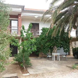 https://apartman-zlatko.hotelinzadar.com
